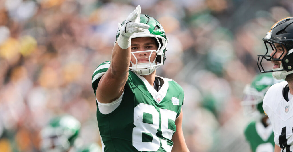 Sep 7, 2025; East Rutherford, New Jersey, USA; New York Jets tight end Mason Taylor (85) reacts to the play during the second half against the Pittsburgh Steelers at MetLife Stadium. Mandatory Credit: Vincent Carchietta-Imagn Images