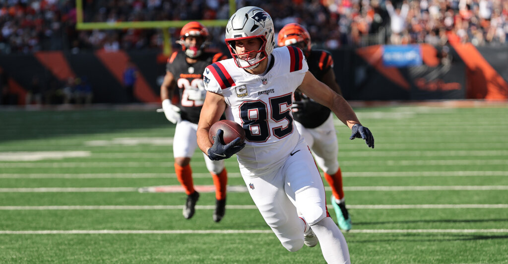 Nov 23, 2025; Cincinnati, Ohio, USA; New England Patriots tight end Hunter Henry (85) scores a touchdown during the first half against the Cincinnati Bengals at Paycor Stadium. Mandatory Credit: Joseph Maiorana-Imagn Images
