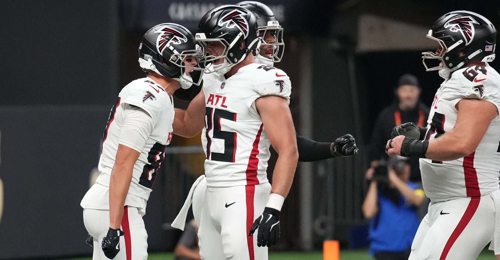 Nov 23, 2025; New Orleans, Louisiana, USA; Atlanta Falcons wide receiver David Sills V (87) reacts with tight end Teagan Quitoriano (85) after scoring a touchdown against the New Orleans Saints during the first half at Caesars Superdome. Mandatory Credit: Matthew Hinton-Imagn Images