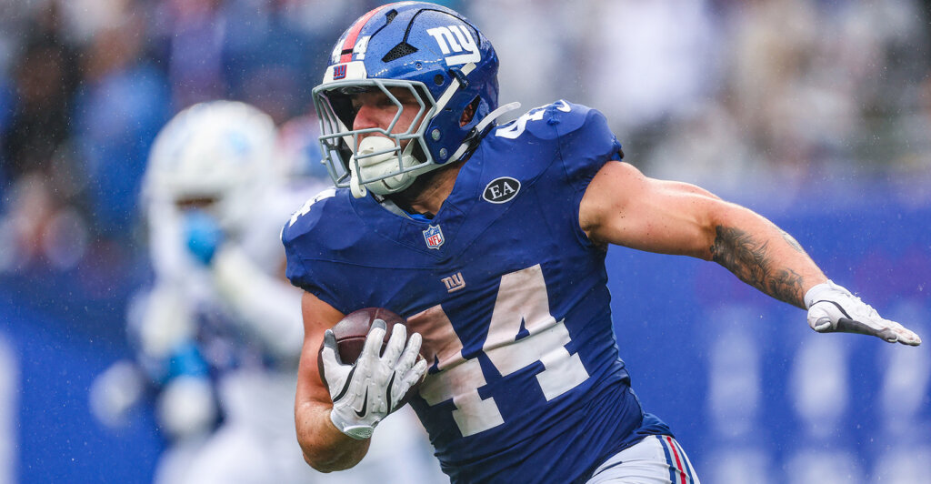 Sep 27, 2026; East Rutherford, New Jersey, USA; New York Giants running back Cam Skattebo (44) carries the ball during the first half against the Tennessee Titans at MetLife Stadium. Mandatory Credit: Vincent Carchietta-Imagn Images