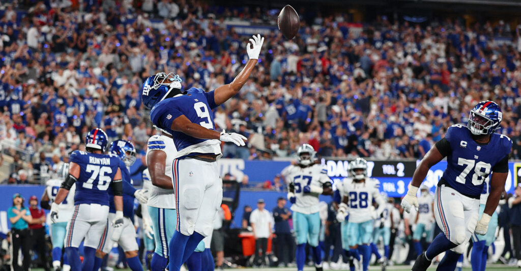 Sep 13, 2026; East Rutherford, New Jersey, USA;  New York Giants tight end Isaiah Likely (9) celebrates after scoring a touchdown against the Dallas Cowboys during the third quarter at MetLife Stadium.  Mandatory Credit: Vincent Carchietta-Imagn Images